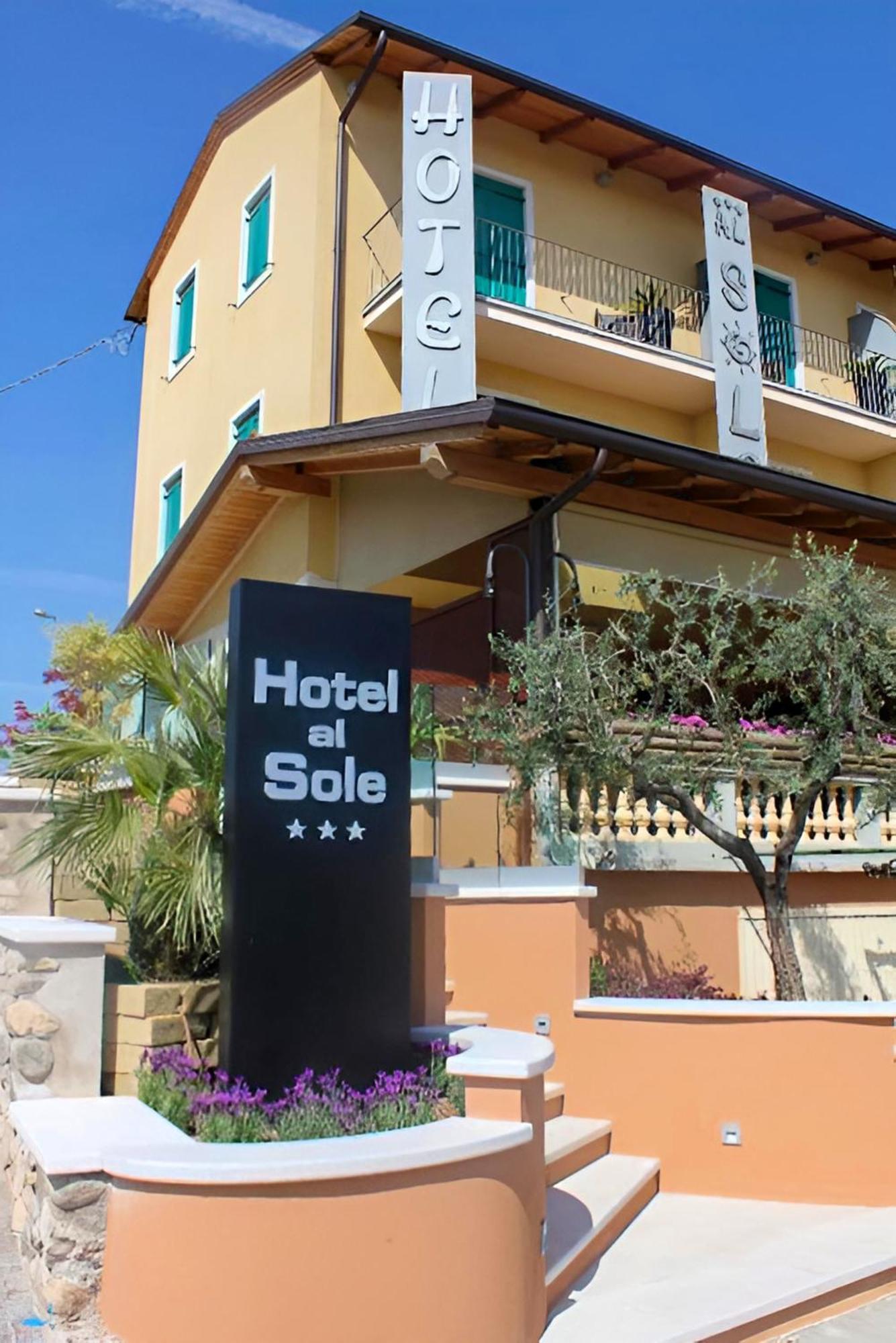 Hotel Al Sole - Enjoy Holiday Cavaion Veronese Exterior photo