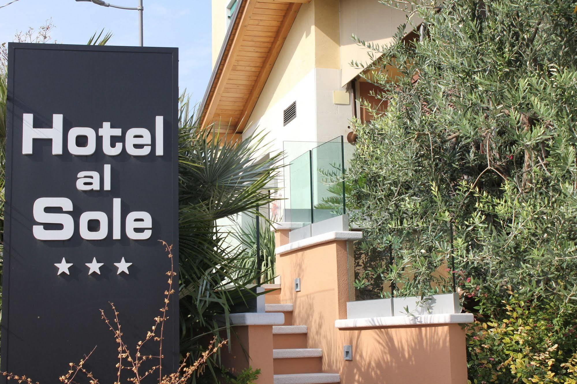 Hotel Al Sole - Enjoy Holiday Cavaion Veronese Exterior photo