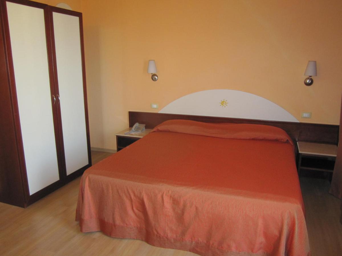 Hotel Al Sole - Enjoy Holiday Cavaion Veronese Exterior photo